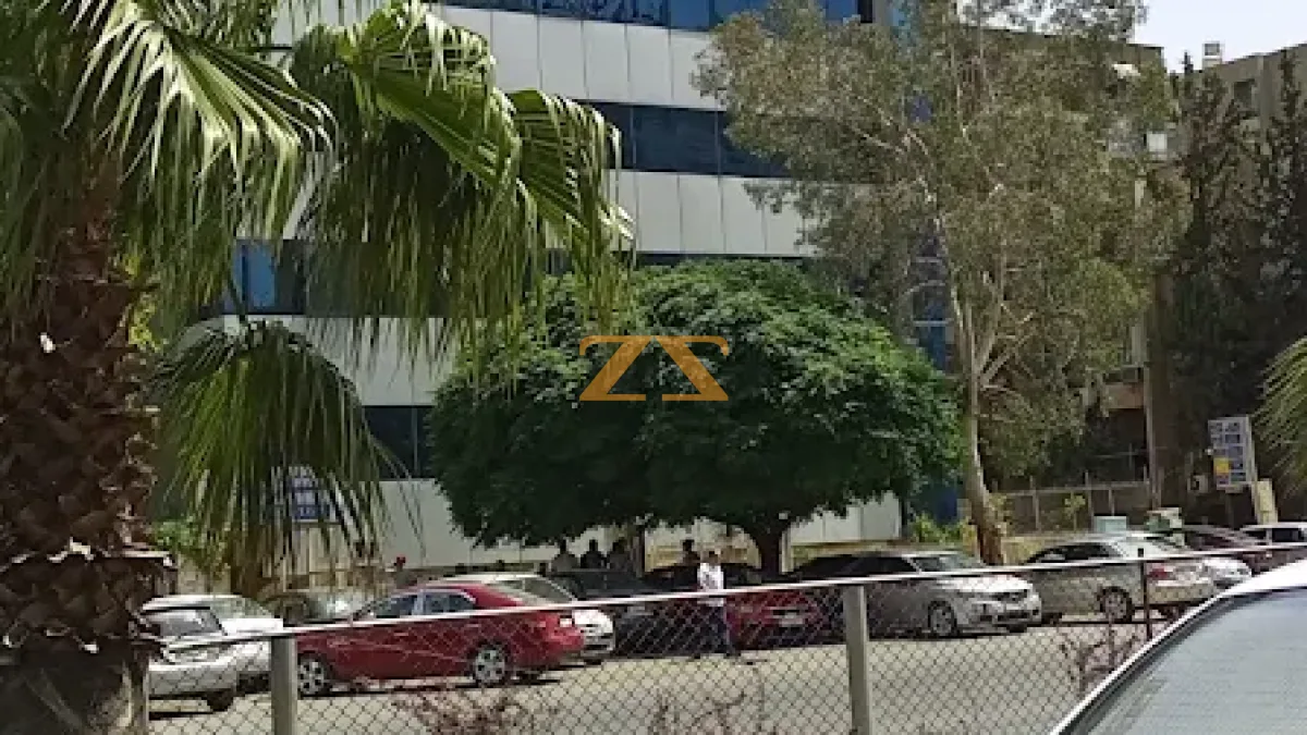 للايجار شقة على اتستراد المزة مقابل مشفى الرازي